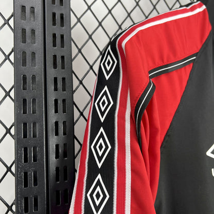 Manchester United 1998-99 Player Windbreaker – Retro Football Jacket