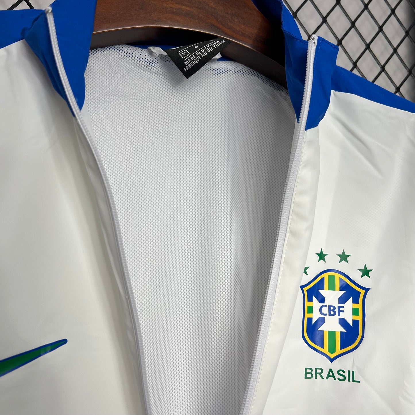 Brazil 1994 Retro Windbreaker – White & Blue Seleção Jacket