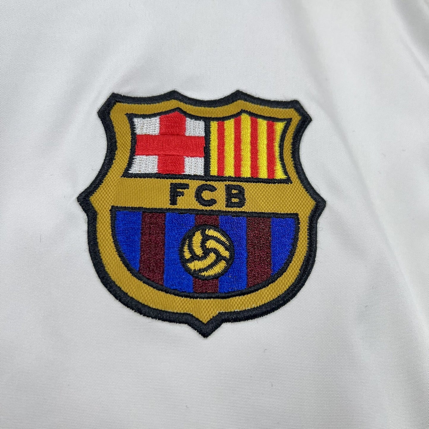 Barcelona 1994-95 Player Windbreaker – Retro Football Jacket