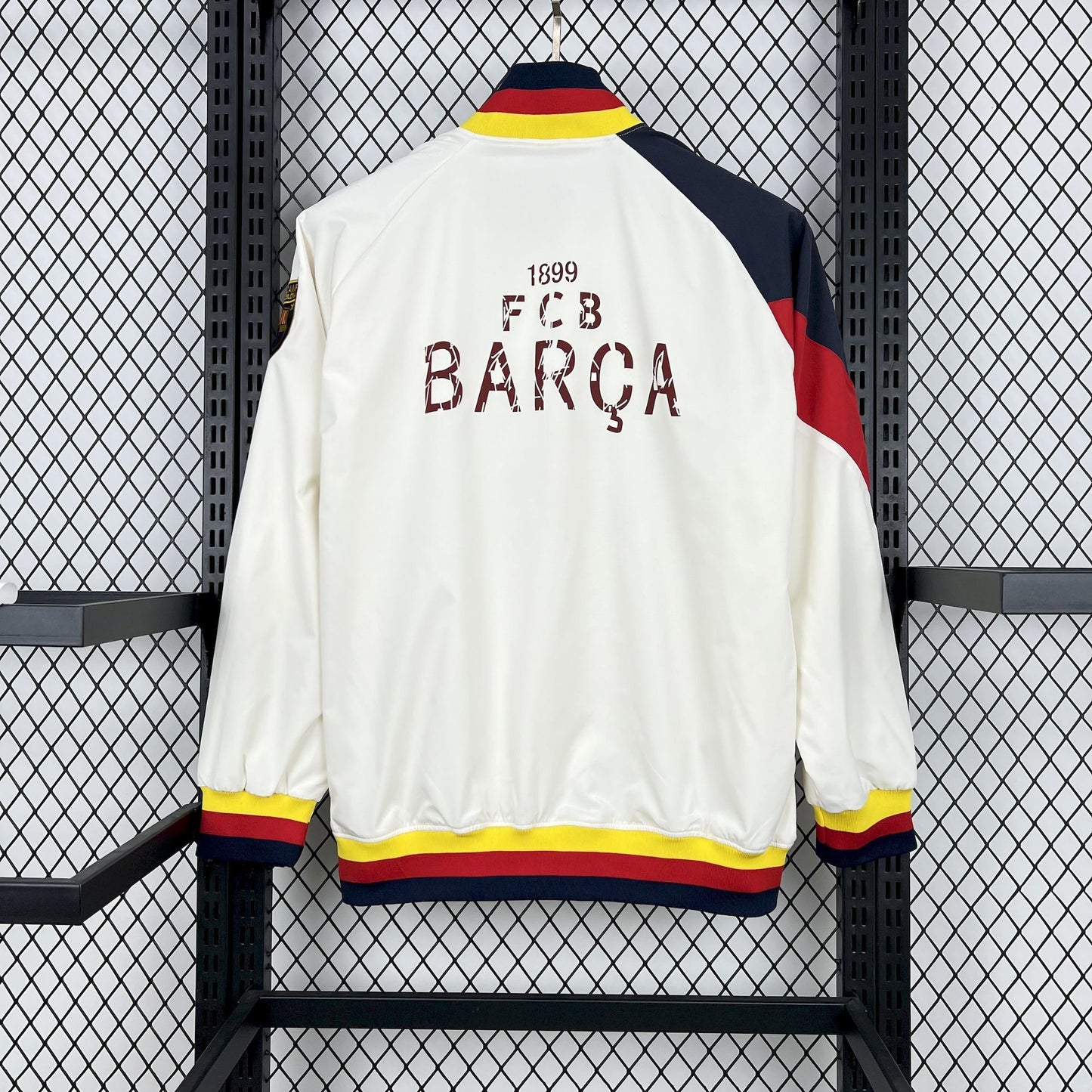 Barcelona 1994-95 Player Windbreaker – Retro Football Jacket