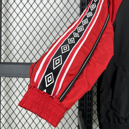 Manchester United 1998-99 Player Windbreaker – Retro Football Jacket