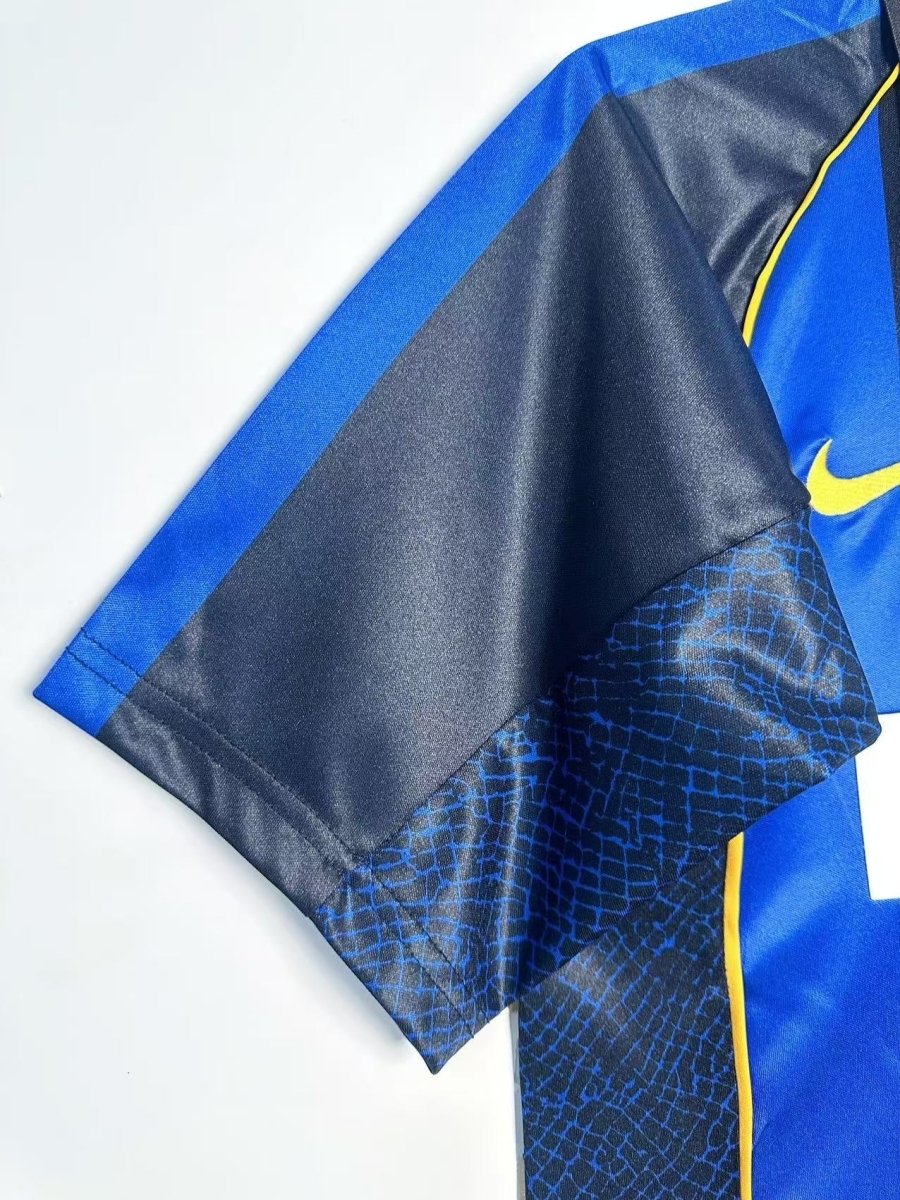 Inter Milan 2001/02 Home Shirt – Ronaldo Era - Retro MatchdayRetro MatchdayInter MilanXL
