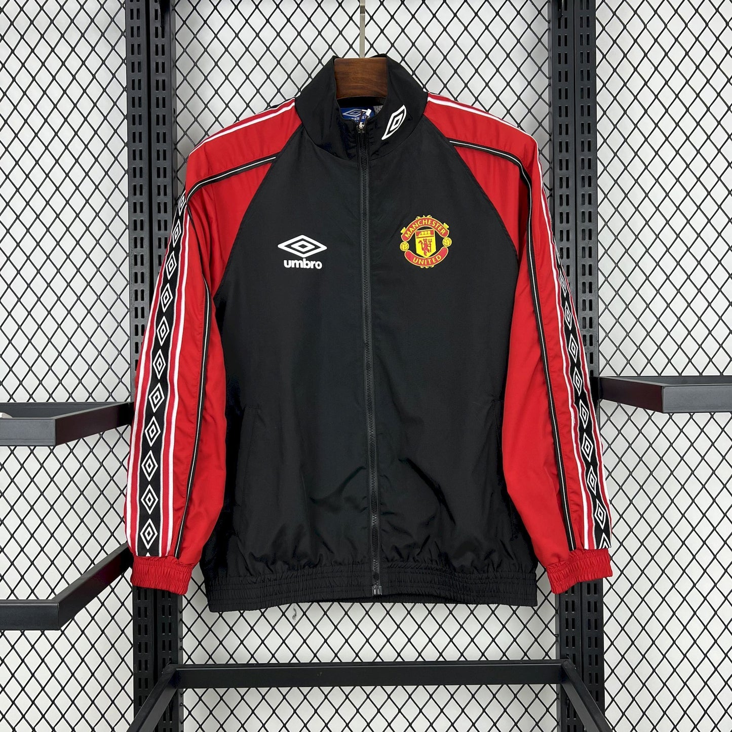 Manchester United 1998-99 Player Windbreaker – Retro Football Jacket